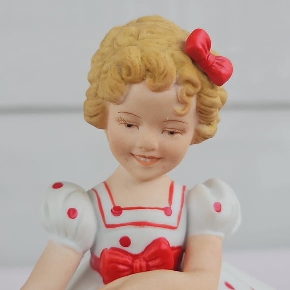 Shirley Temple Stand Up & Cheer Figurine Porcelain Nostalgia Collectible VTG - Picture 7 of 11
